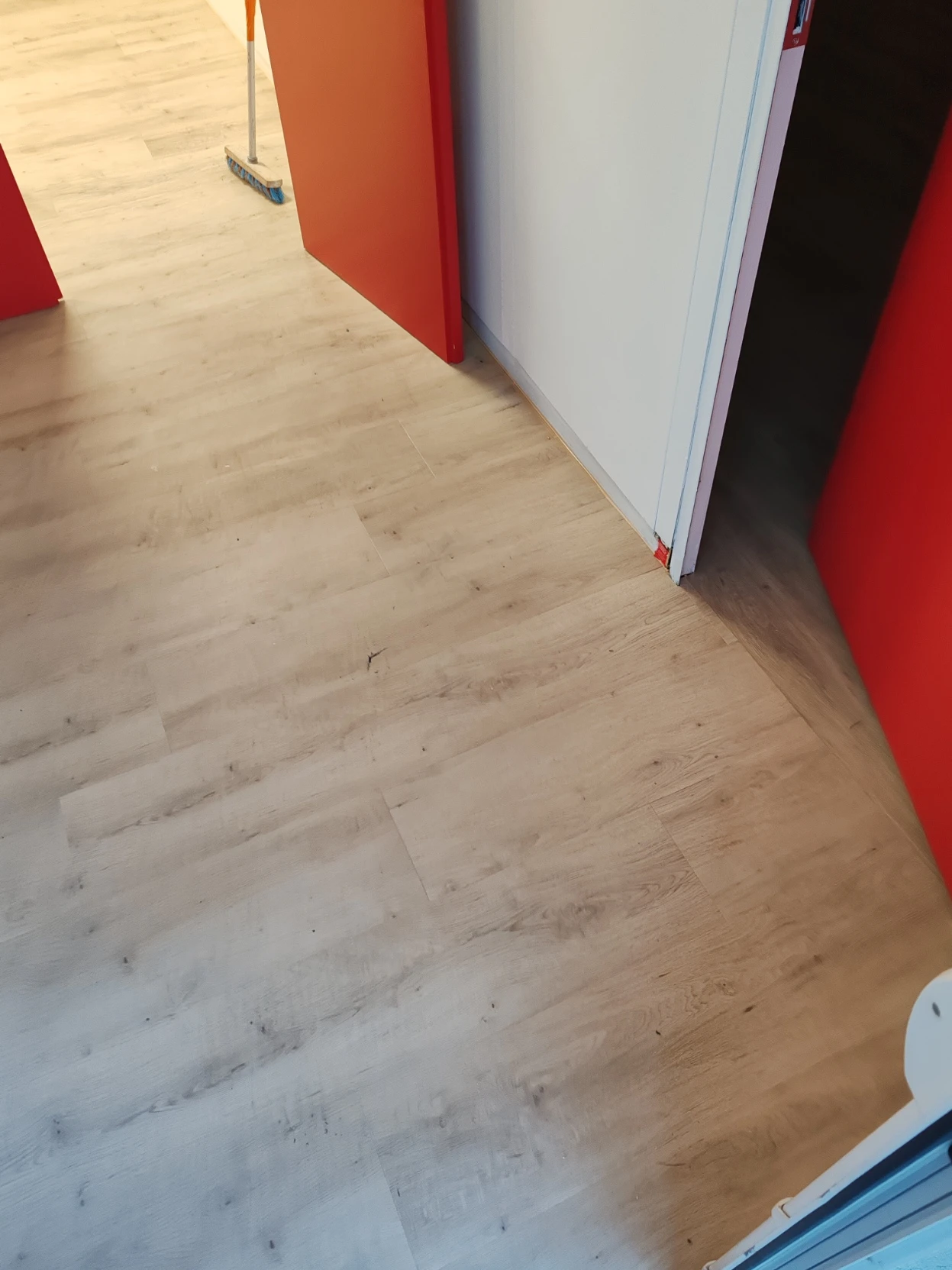 pose lames pvc plombantes