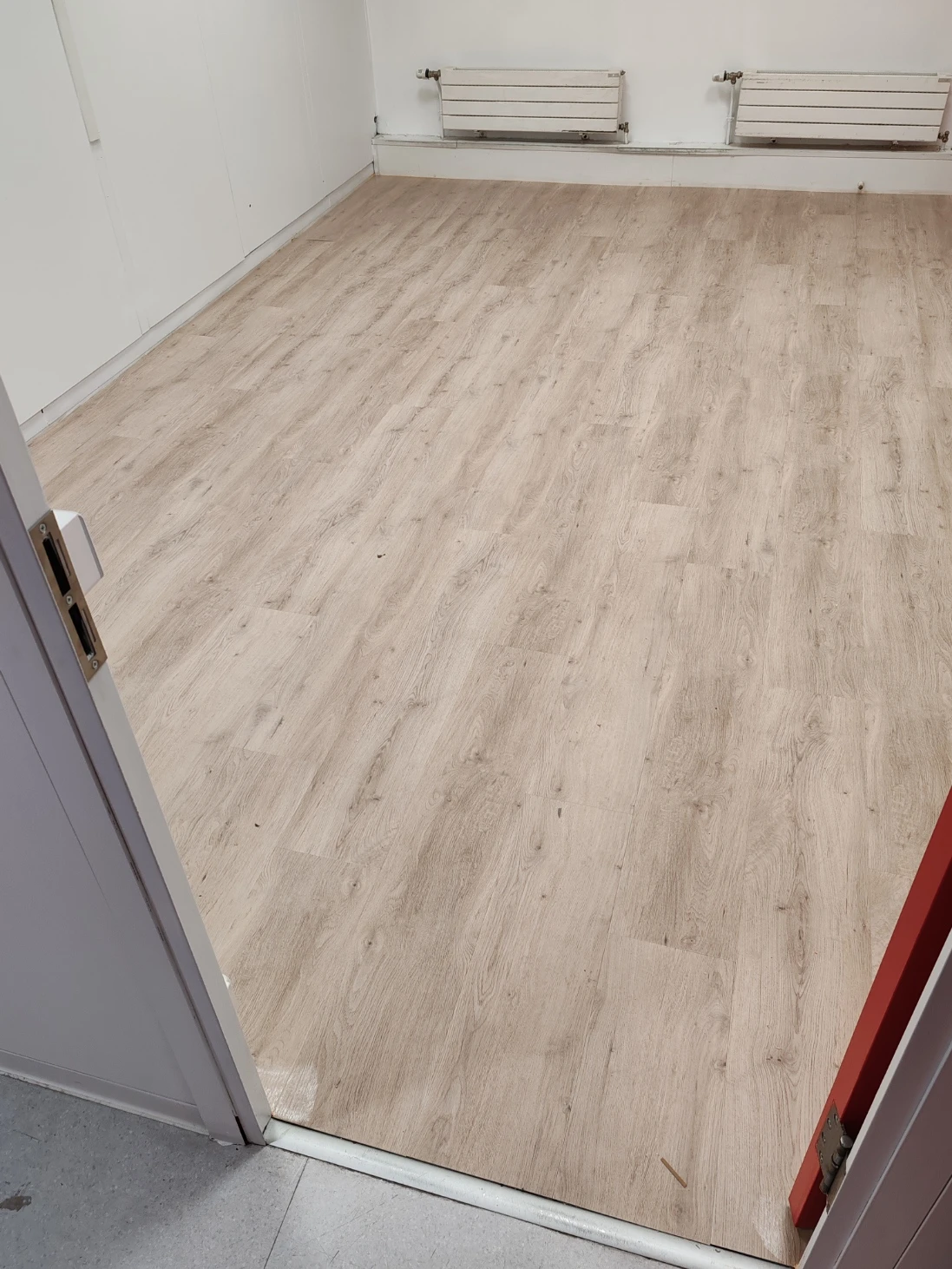 pose lames pvc plombantes