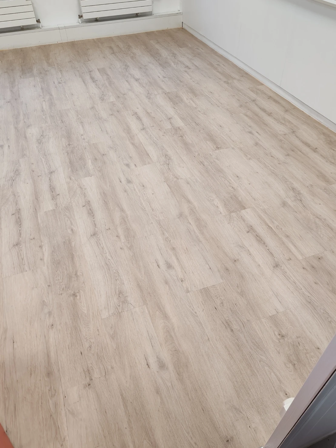 pose lames pvc plombantes