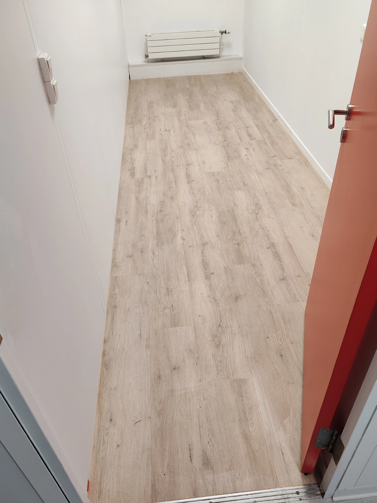 pose lames pvc plombantes