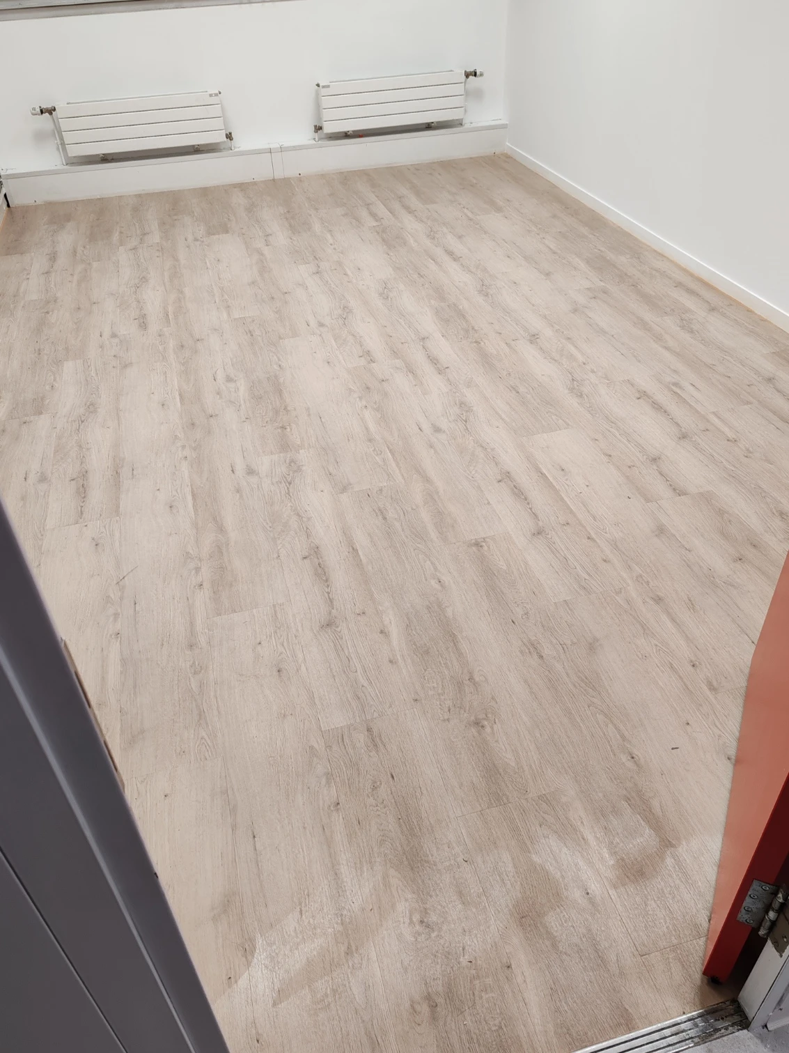 pose lames pvc plombantes