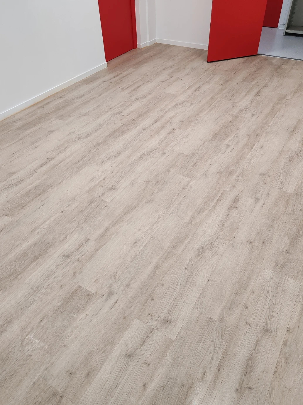 pose lames pvc plombantes