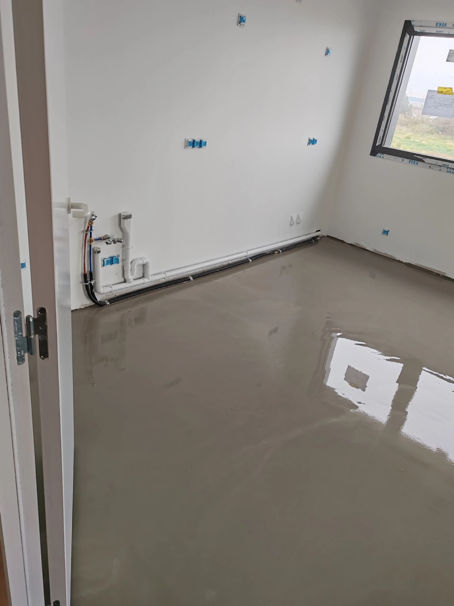 ragréage et pose sol pvc avec soudure