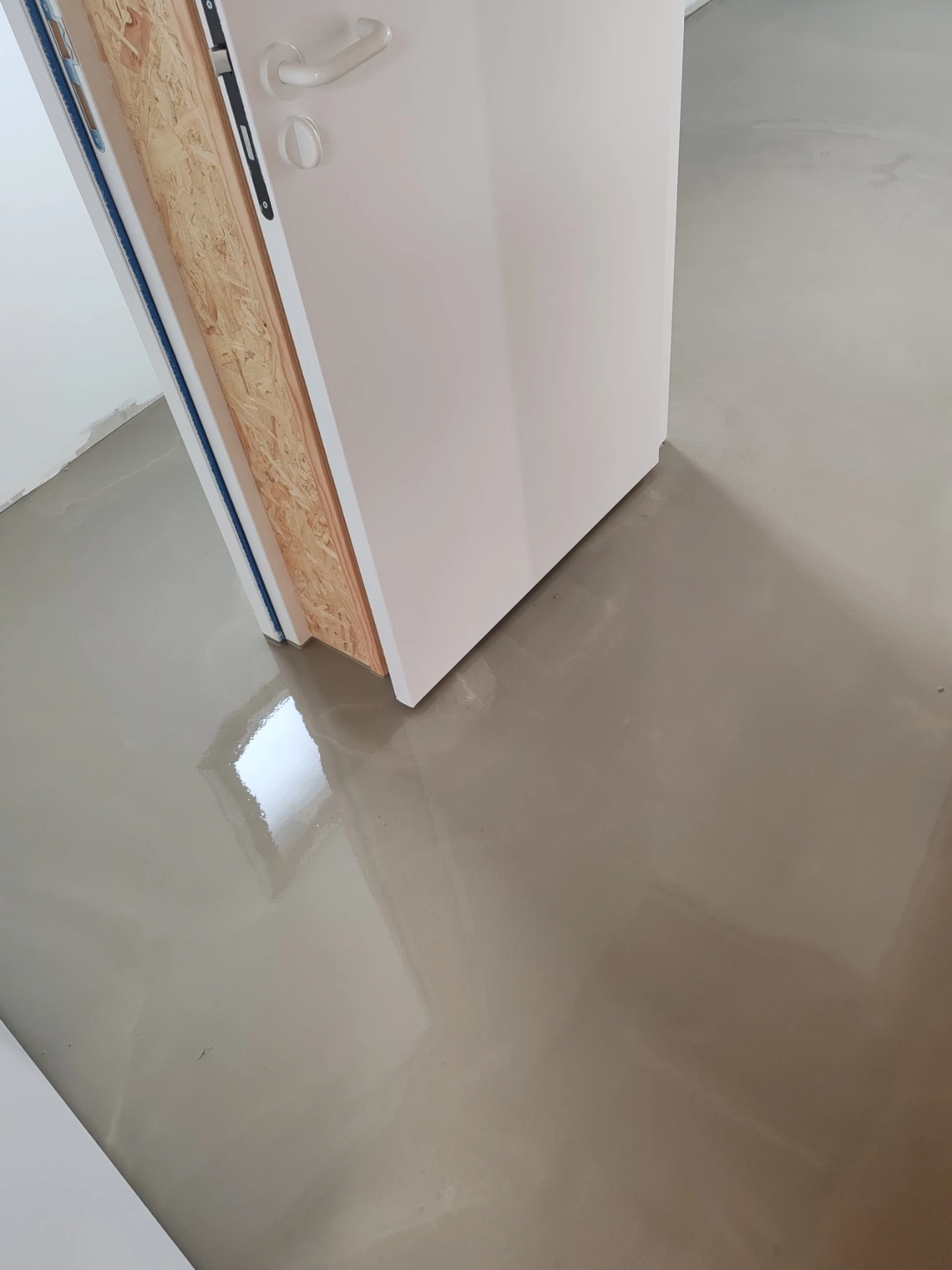 ragréage et pose sol pvc avec soudure