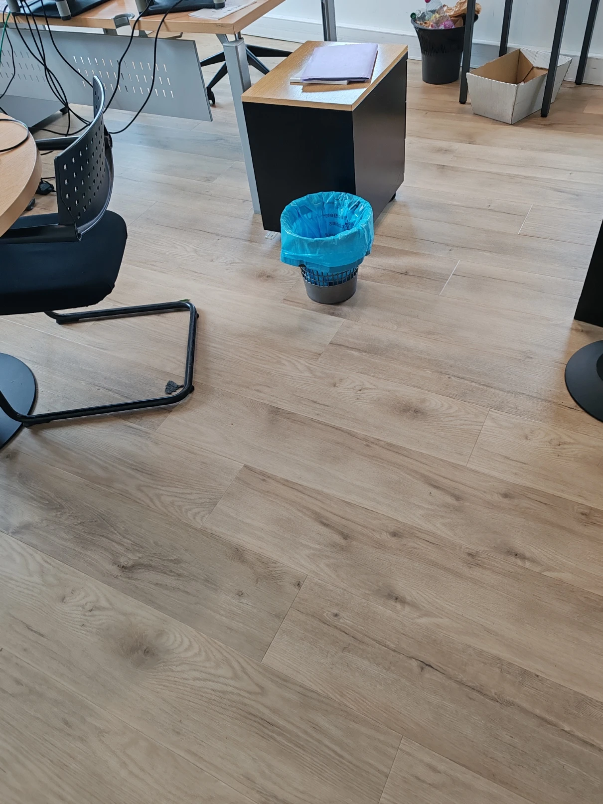 pose lames pvc plombantes