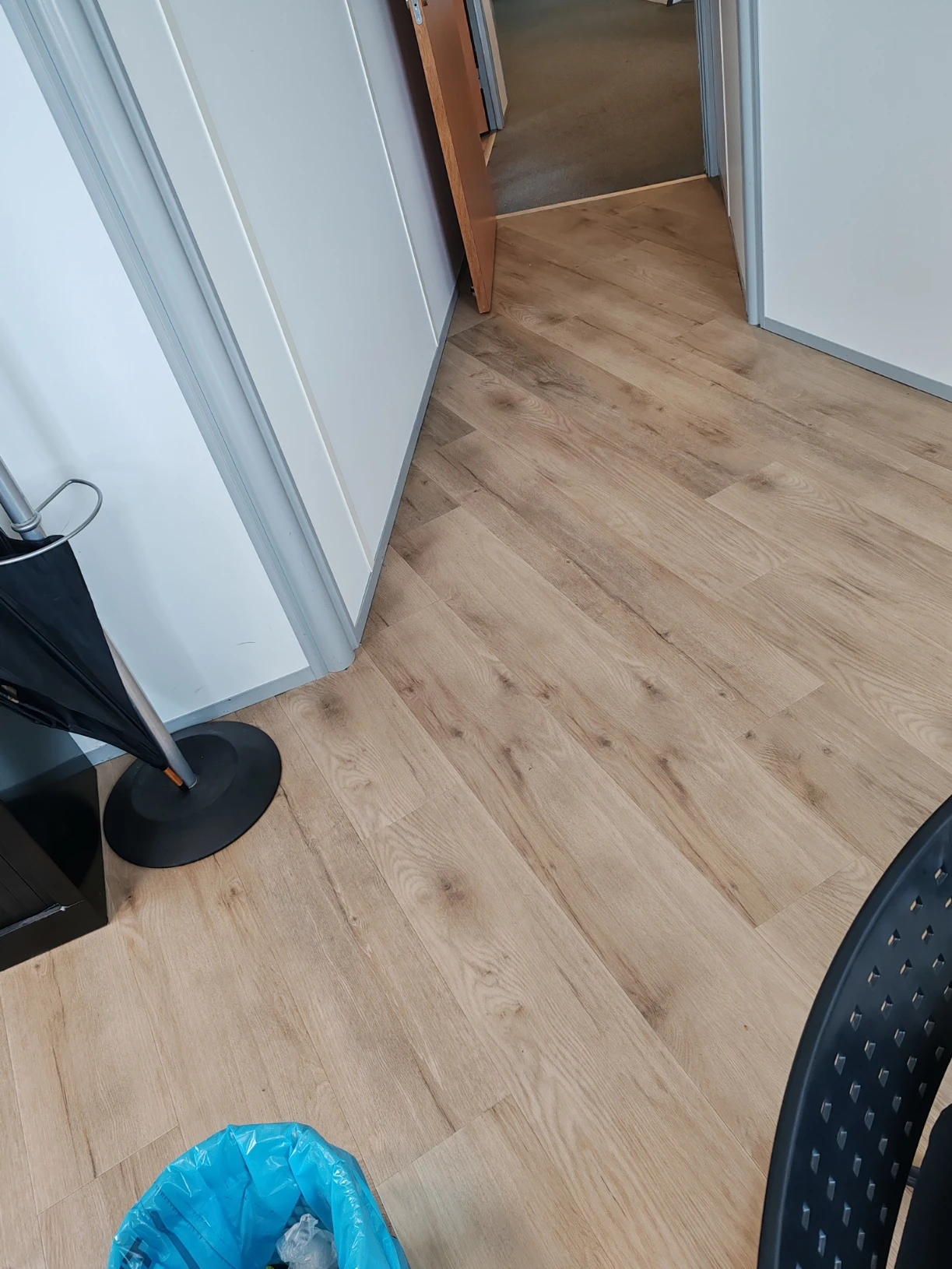 pose lames pvc plombantes